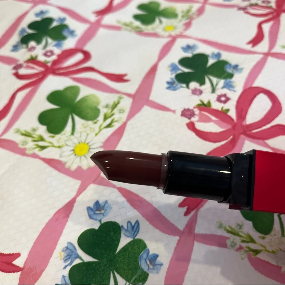 Vampy Lipstick in a Beautiful Red Square Tube